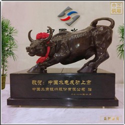 美國(guó)華爾街銅牛雕塑工藝品 